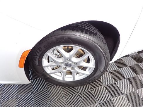 Used 2023 Chrysler Pacifica Touring-L FWD image 48