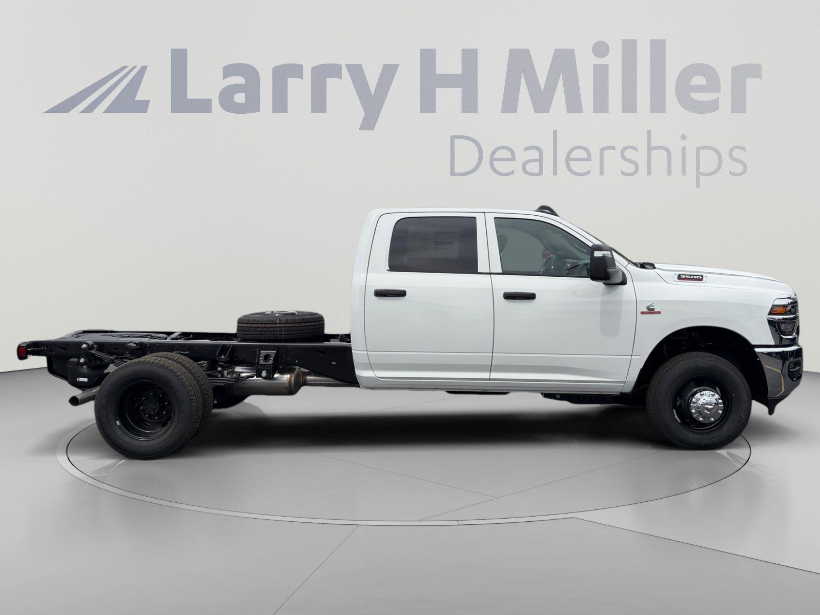 New 2027 RAM 3500 Tradesman w/ Chrome Appearance Group A AWD/4WD image 6