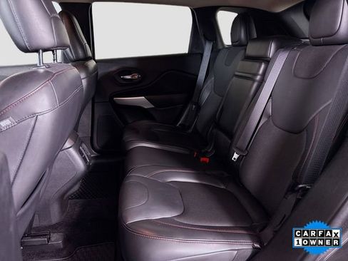 Used 2018 Jeep Cherokee Trailhawk image 21