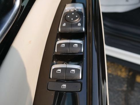 Used 2024 Kia Carnival EX FWD image 22