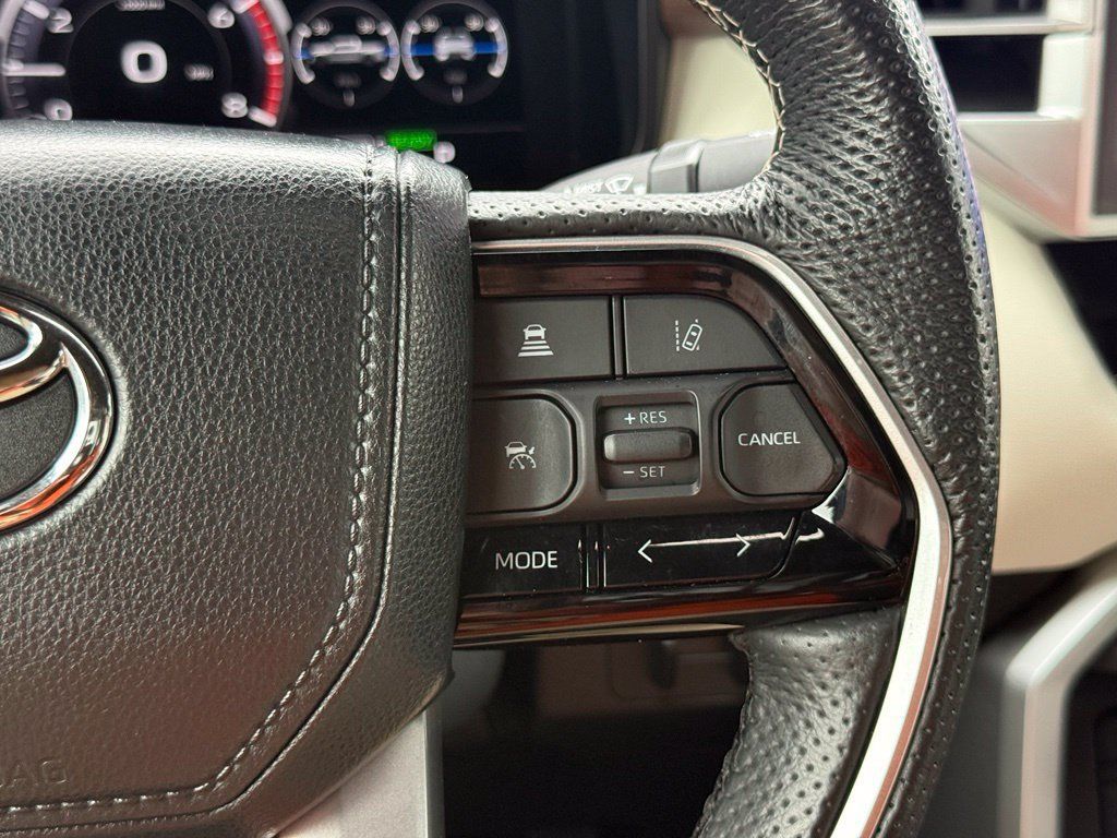 Used 2024 Toyota Tundra Capstone AWD/4WD image 31