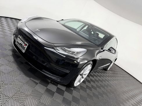 Used 2018 Tesla Model 3 Long Range RWD image 24