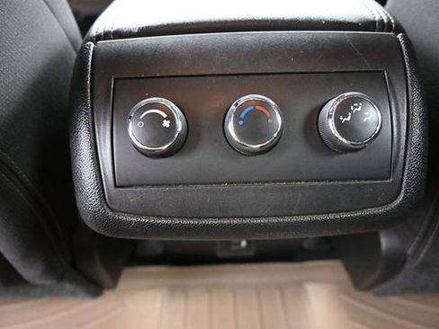 Used 2017 Chevrolet Traverse LT w/ Style and Technology Package FWD image 29