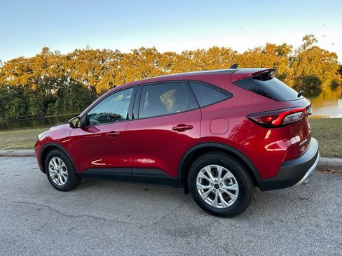 Used 2025 Ford Escape Active w/ Tech Pack #1 image 3