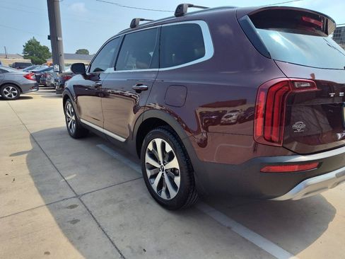 Used 2020 Kia Telluride S w/ S 8 Passenger Seating Package FWD image 6
