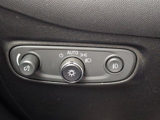Used 2018 Chevrolet Equinox Premier FWD image 25