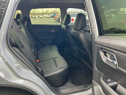 Used 2024 Nissan Rogue Platinum w/ Platinum Premium Package image 11