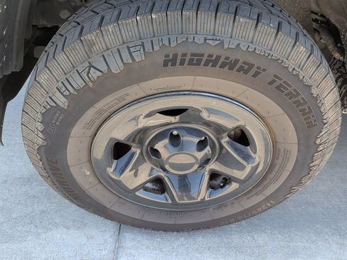 Used 2018 Toyota Tacoma SR w/ SR Convenience Package RWD image 11