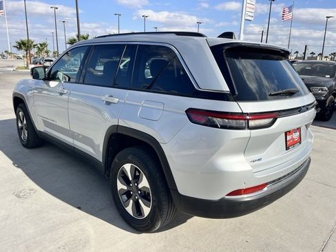 Used 2023 Jeep Grand Cherokee 4WD 4xe image 4