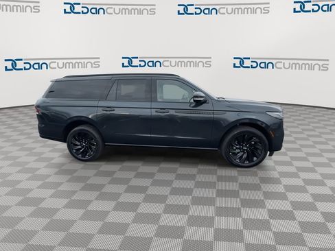 New 2025 Lincoln Navigator L Reserve w/ Jet Appearance Package image 13
