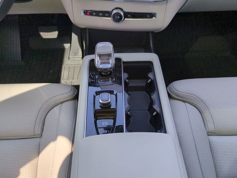 New 2026 Volvo XC90 T8 Ultra w/ Protection Package Premier image 17