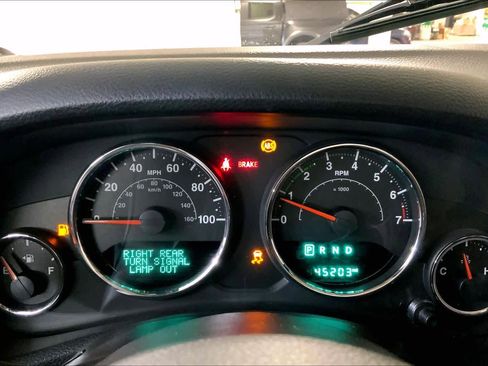 Used 2016 Jeep Wrangler Rubicon w/ Dual Top Group image 25