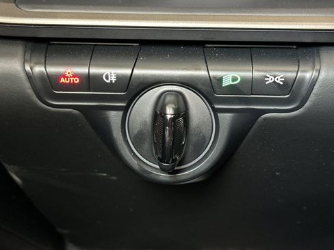 Used 2025 Porsche 911 Turbo image 33