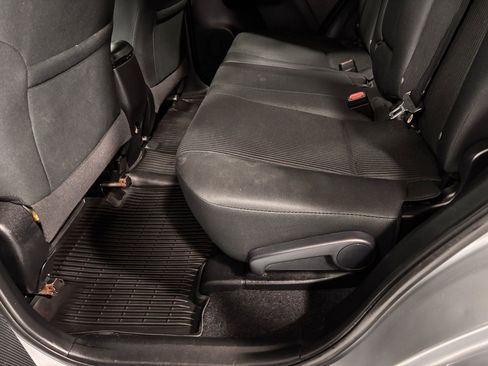 Used 2018 Toyota RAV4 LE image 20