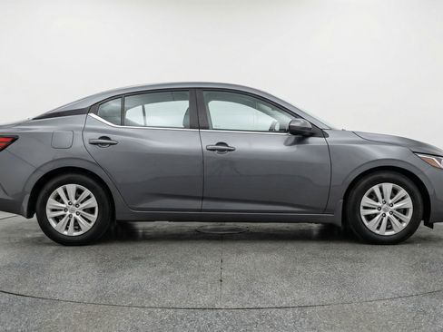 Used 2025 Nissan Sentra S FWD image 11