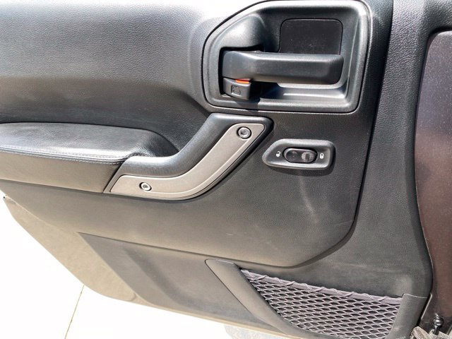 Used 2017 Jeep Wrangler Unlimited Sport AWD/4WD image 13