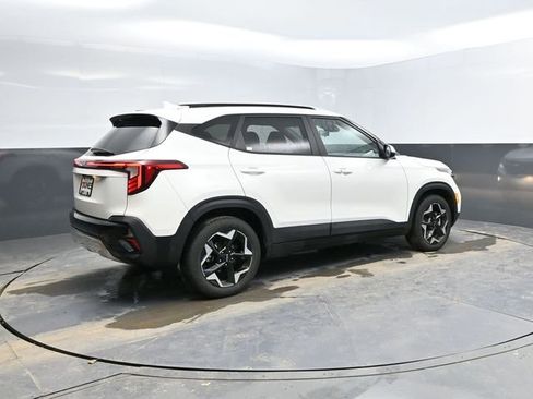 Used 2025 Kia Seltos S image 10