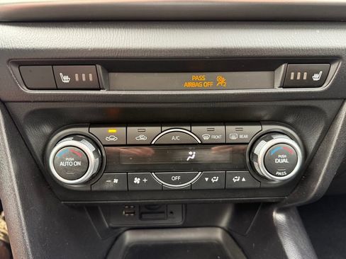 Used 2018 MAZDA MAZDA3 Touring image 22