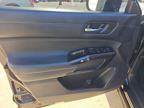 Used 2022 Nissan Pathfinder SV AWD/4WD image 11