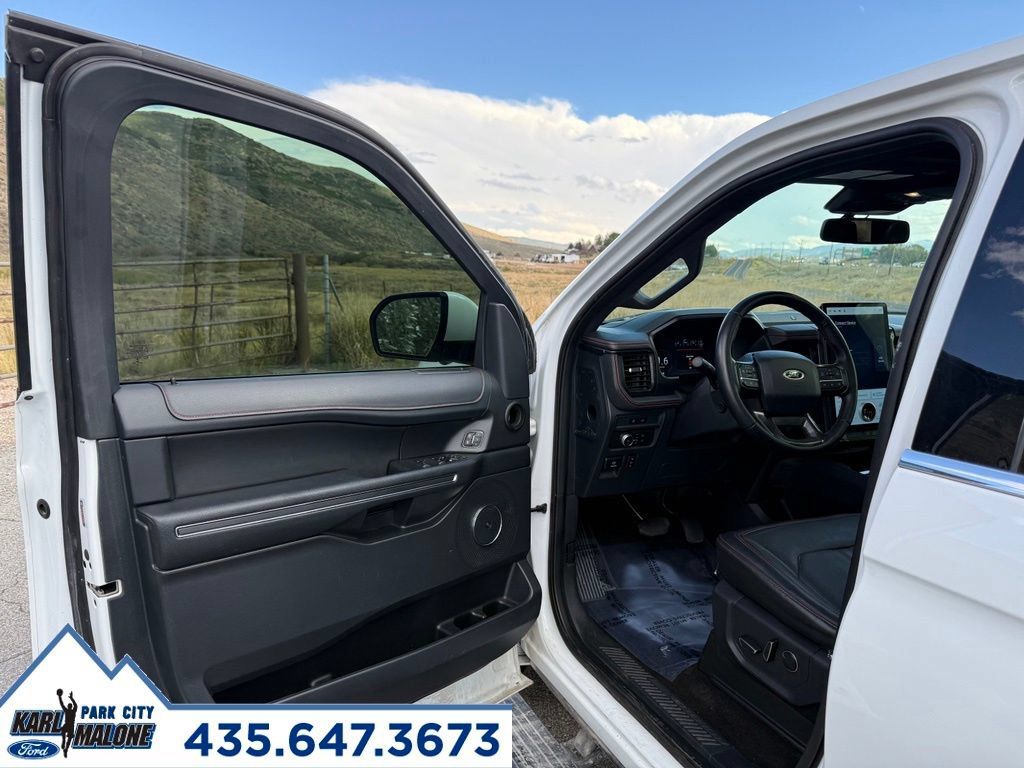 Used 2022 Ford Expedition Max Limited AWD/4WD image 11