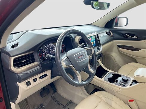 Used 2021 GMC Acadia Denali w/ Denali Technology Package image 9