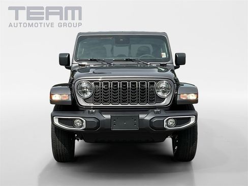 New 2025 Jeep Gladiator Sport image 2
