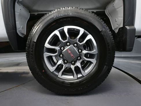 Used 2025 GMC Sierra 3500 SLE w/ SLE Convenience Package image 16