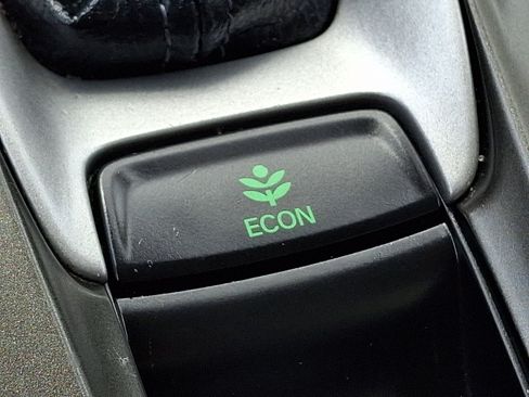 Used 2018 Honda Accord EX image 24