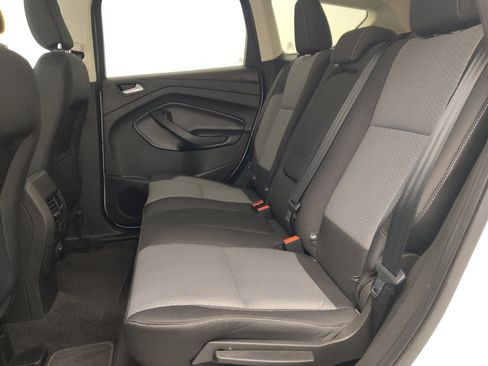Used 2019 Ford Escape SE FWD image 18