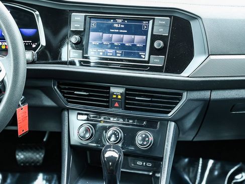 Used 2023 Volkswagen Jetta S image 18