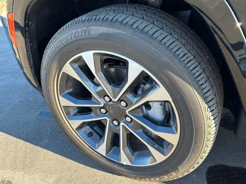 New 2025 Jeep Grand Cherokee Overland w/ Luxury Tech Group IV image 30