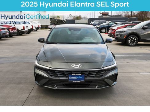 Used 2025 Hyundai Elantra Sport FWD image 3