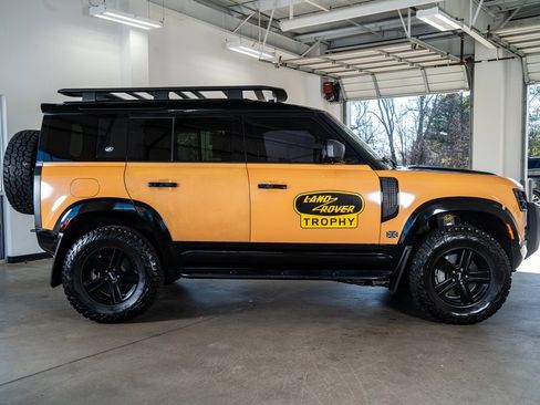 Used 2022 Land Rover Defender 110 X-Dynamic SE image 5