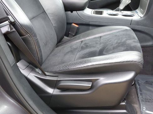 Used 2018 Jeep Grand Cherokee Altitude AWD/4WD image 17