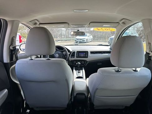 Used 2022 Honda HR-V LX image 13