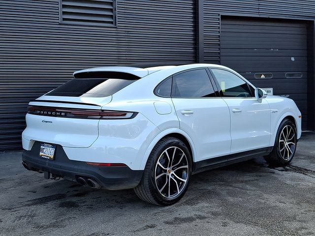 Certified 2026 Porsche Cayenne E-Hybrid Coupe AWD/4WD image 7