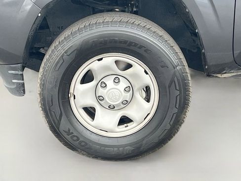 Used 2022 Toyota Tacoma SR AWD/4WD image 29