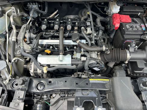 Used 2025 Nissan Versa SV image 28