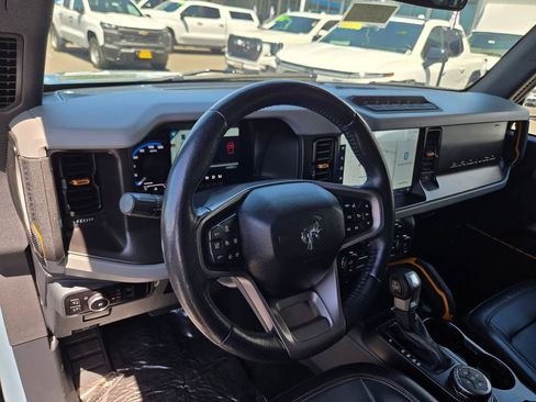 Used 2023 Ford Bronco Badlands AWD/4WD image 6