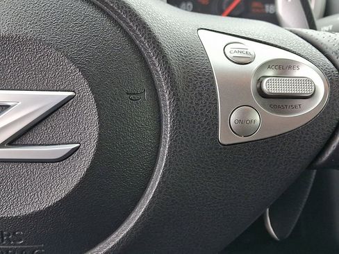 Used 2017 Nissan 370Z Coupe RWD image 21