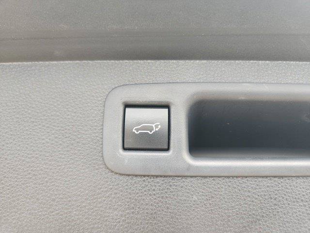Used 2022 Toyota Highlander XSE FWD image 31