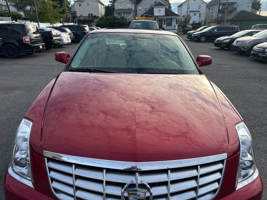 Used 2006 Cadillac DTS w/ Trunk Convenience Package FWD image 8