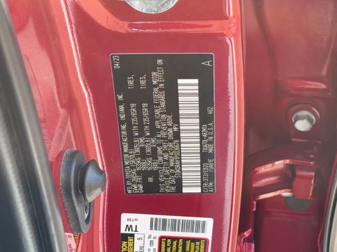 Used 2023 Toyota Highlander XLE image 30