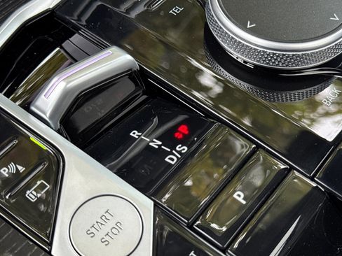 New 2026 BMW X5 xDrive50e w/ M Sport Package image 17