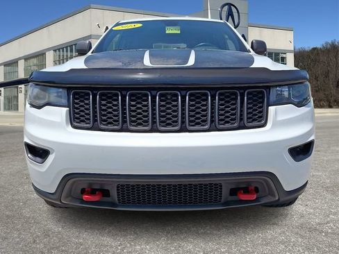 Used 2018 Jeep Grand Cherokee Trailhawk AWD/4WD image 2