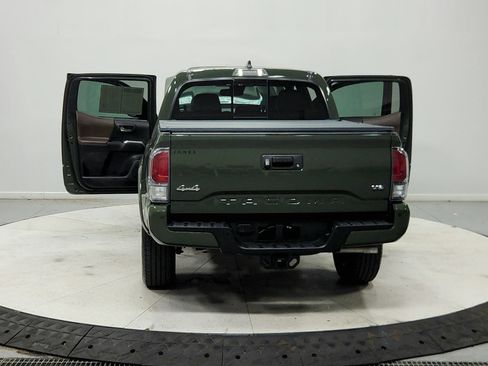 Used 2021 Toyota Tacoma Limited AWD/4WD image 15