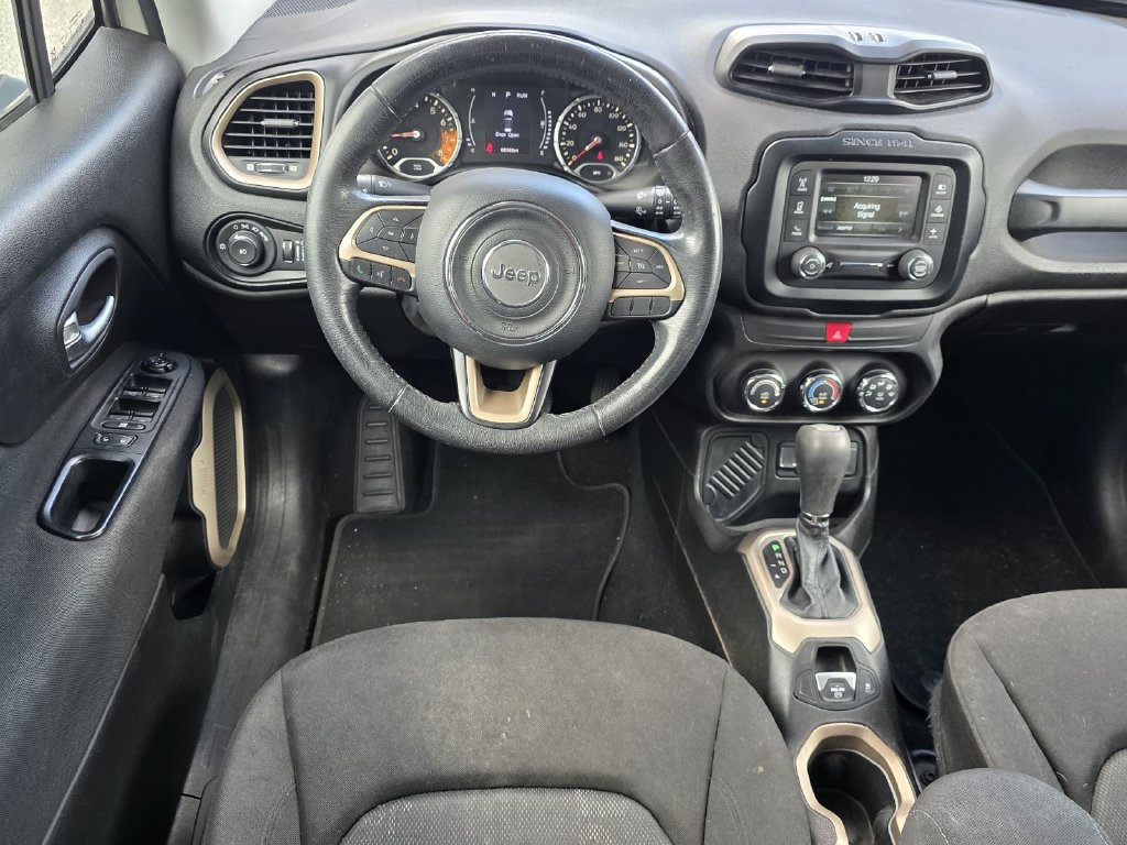 Used 2017 Jeep Renegade Latitude FWD image 8