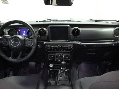 Used 2023 Jeep Wrangler Unlimited w/ 8.4" Radio Group image 18