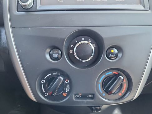 Used 2019 Nissan Versa SV FWD image 18