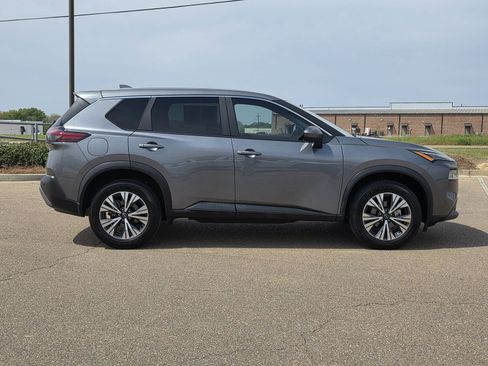 Used 2023 Nissan Rogue SV AWD/4WD image 8